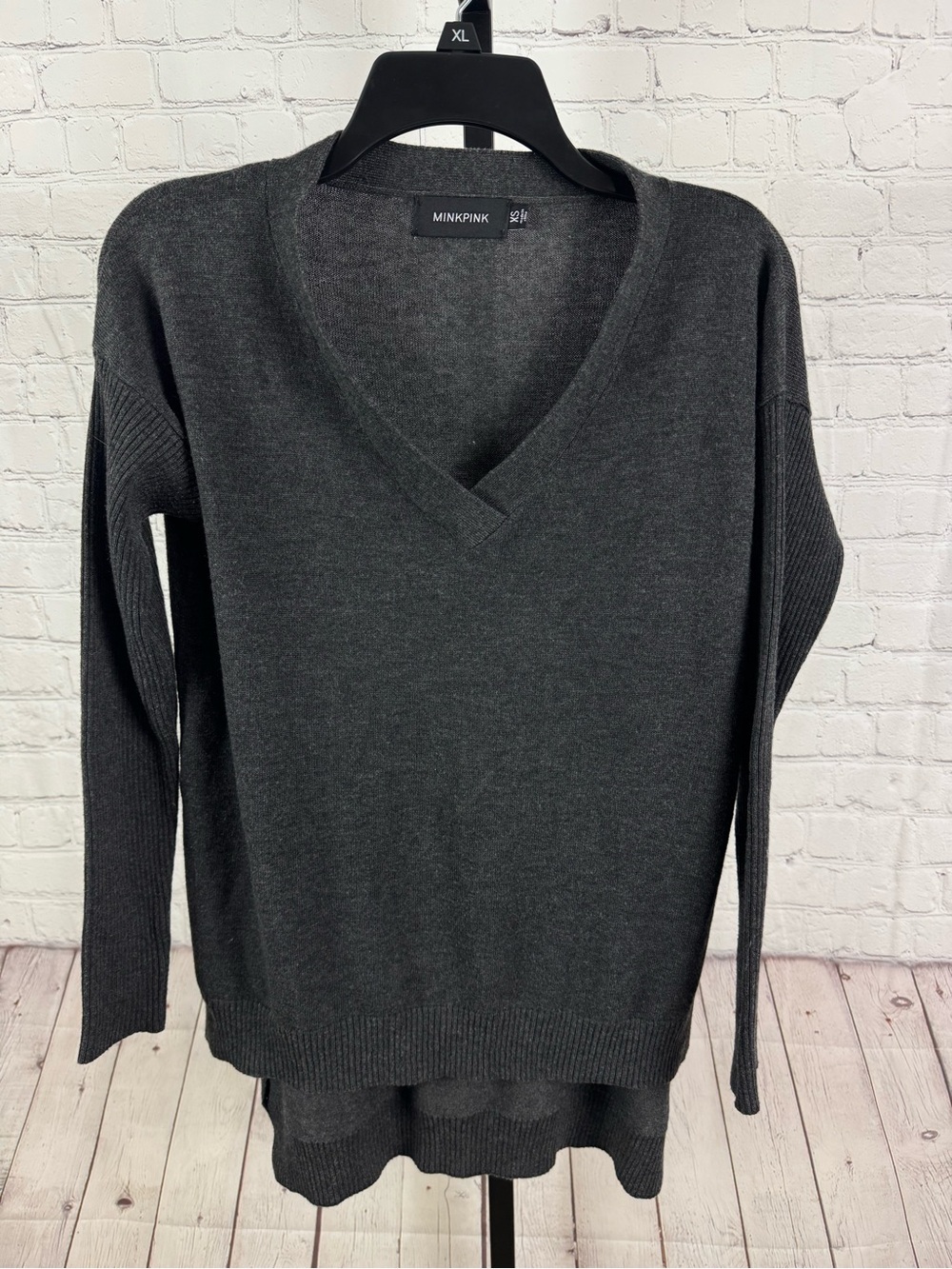 MINKPINK Charcoal Dark Gray V Neck Pullover Knit Tunic Sweater Size XS